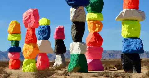 Related experience: Las Vegas Seven Magic Mountains and Las Vegas Sign Tour