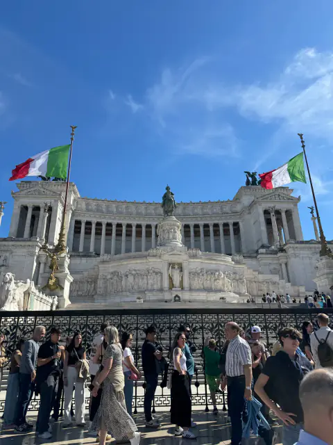 the altar 🏛️