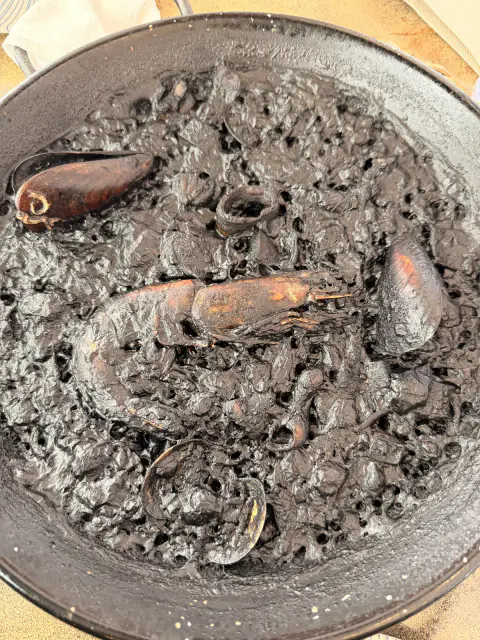 paella negra
