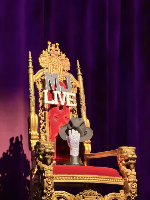 MJ LIVE!