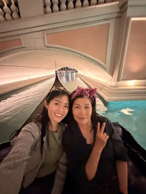 gondola ride 🚣🏽